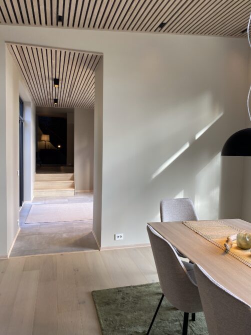 Overgang fra tilbygg til eksisterende hytte